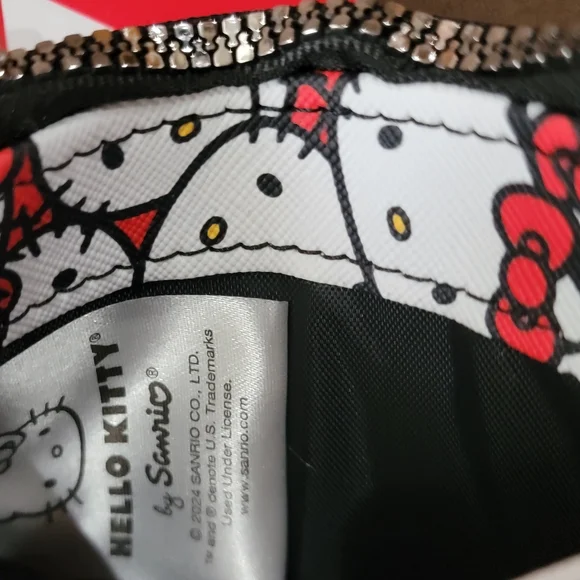 Hello Kitty - Picture 4 of 6